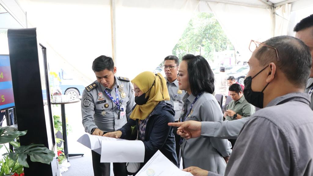 Layani Pembuatan Paspor Yang Transparan Kpk Beri Penghargaan Ini Ke