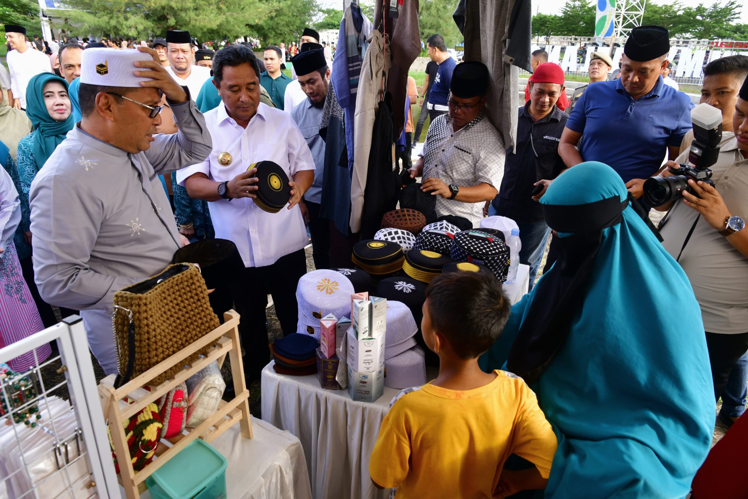 Safari Ramadan Pj Gubernur Sulsel Dirangkaikan Gerakan Pangan Murah Di