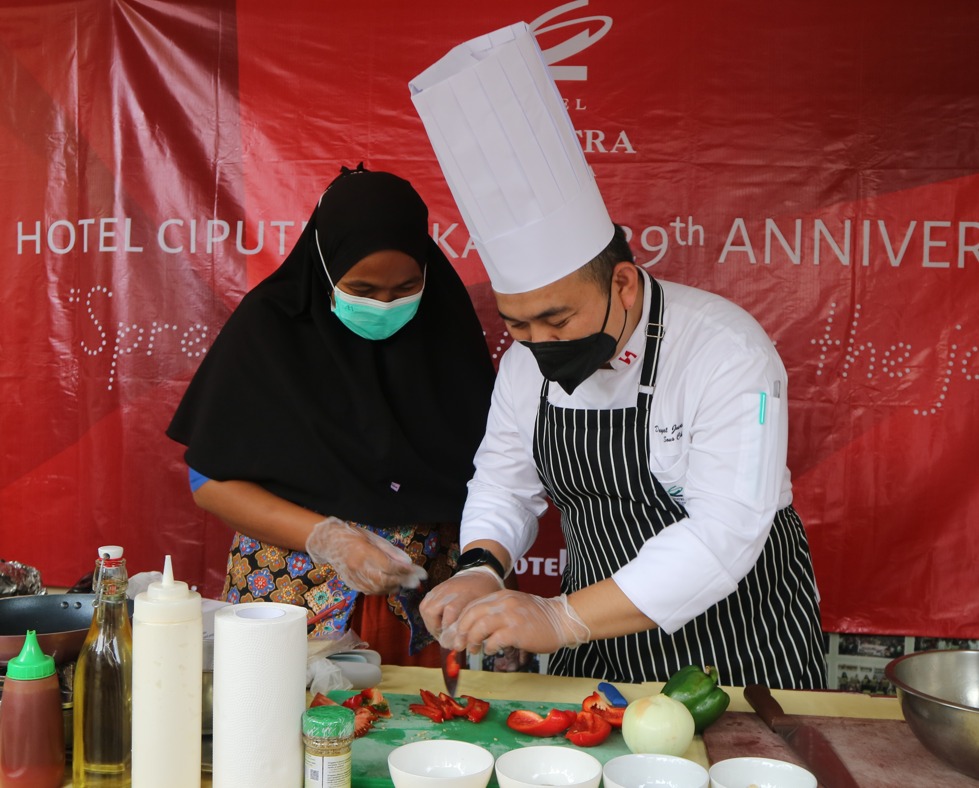 Hotel Ciputra Jakarta berbagi kebahagiaan dengan rumah singgah pasien. (ist.)