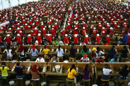 035378100 1453179673 20160119 Buruh Tembakau AFP1