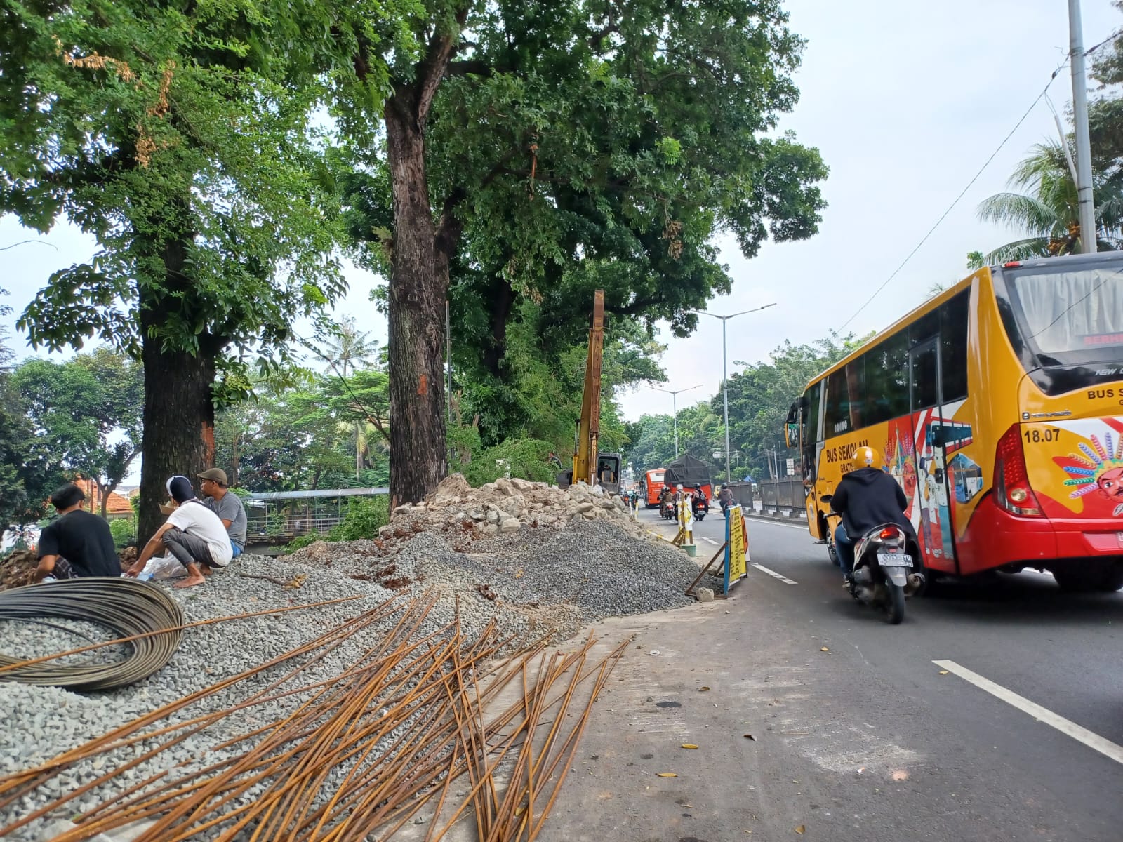 Pembangunan Turap Kali Baru Ditarget Rampung 15 Desember 2022 – Ipol.id