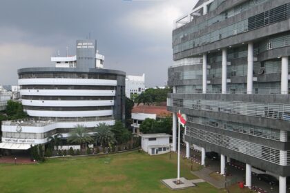 GEDUNG BUNDAR LAGI