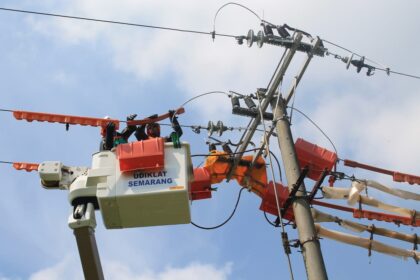 Pekerjaan Dalam Keadaan Bertegangan 1