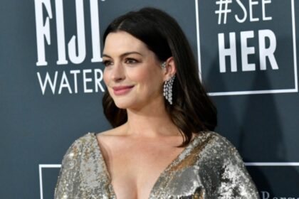 anne hathaway 840x576