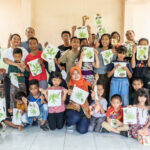 Harper MT Haryono berbagi kebahagiaan bersama anak-anak Panti Asuhan Parapattan. (Alidrian Fahwi/ipol.id)