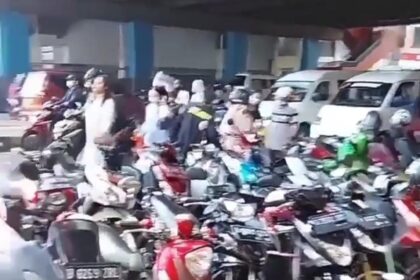 f07aa143 7002 4f5e a9be c3bfb04d0d94