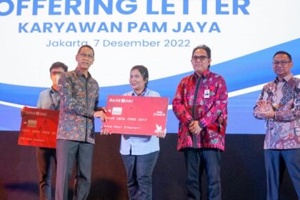 gaji bank dki