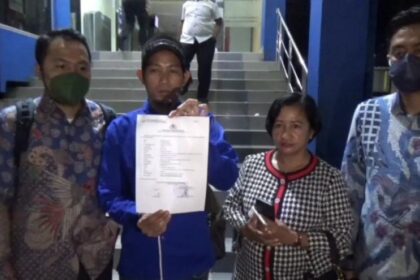 keluarga korban dugaan gagal ginjal mohamad ripai buat laporan 840x576