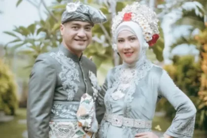 6225cedc2be43 akad nikah venna dan ferry 1265 711 768x432.jpg