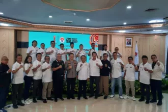 Menpora Zainudin Amali resmi mengukuhkan Presidium Nasional Suporter Sepak Bola Indonesia (PN-SSI) di Gedung Kemenpora, Rabu (22/2/2023).