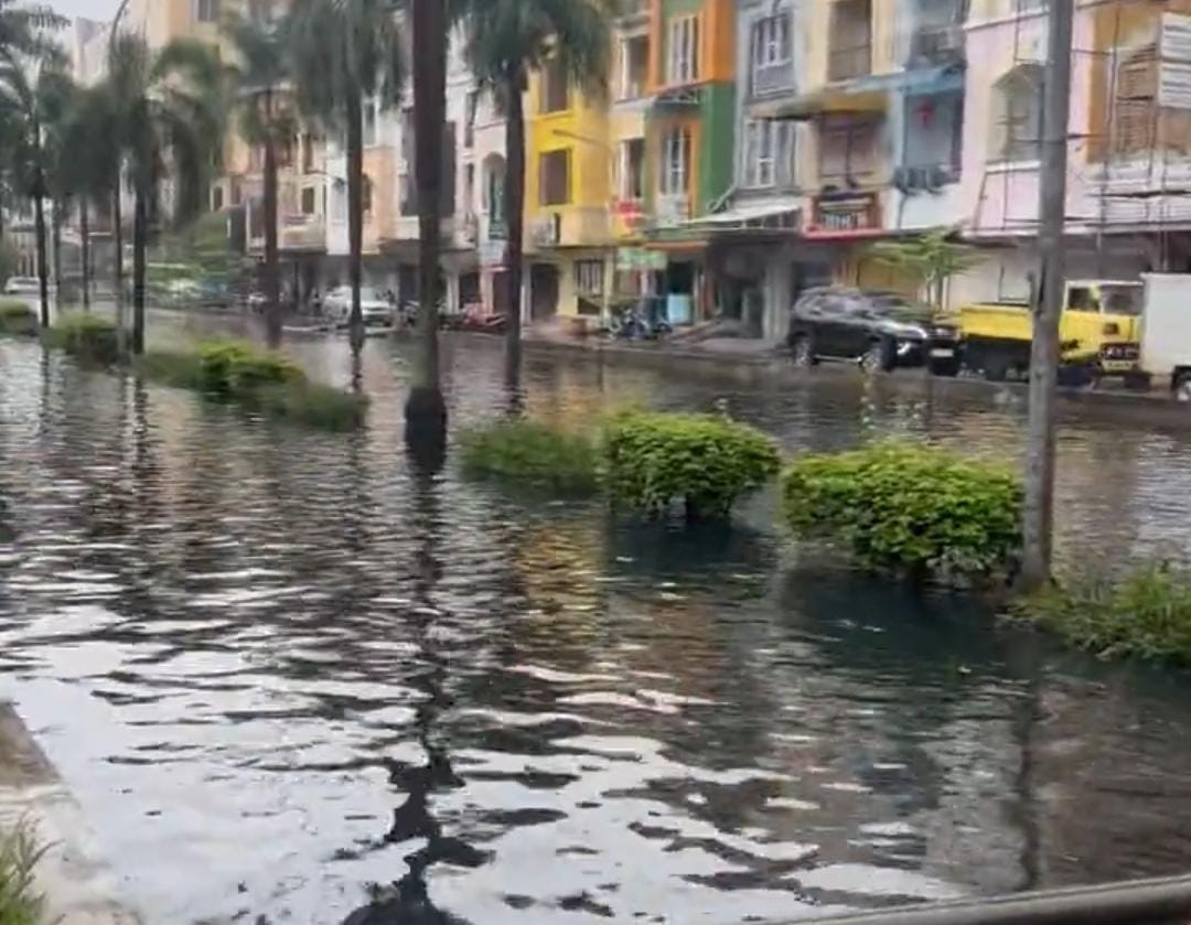 Banjir Jakarta Masih Merendam 27 RT, 189 Jiwa Mengungsi – Ipol.id