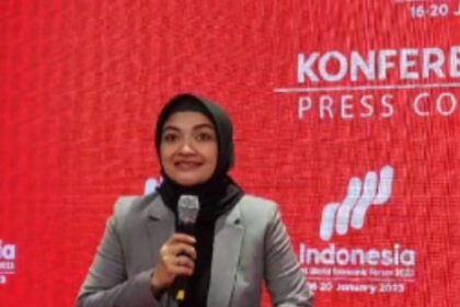 [2/2 23.56] Yudha Krastawan: Ketua Kelompok Kerja Sinergi Substansi Sosialisasi Satgas UU Cipta Kerja Tina Talisa [2/2 23.56] Yudha Krastawan: Foto: tina_talisa (instagram)
