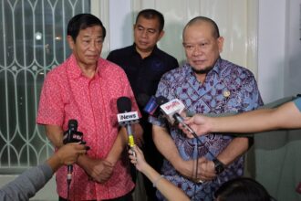 Caketum PSSI LaNyalla Mahmud Mattalitti Meminta Restu Agum Gumelar Maju di Kongres PSSI. Foto/Bambang/ipol