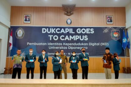 Dirjen Zudan Arif Fakrulloh dalam Dukcapil Goes To Campus di Universitas Dipenogoro, Semarang, Selasa (14/2). Foto: Dok Puspen Kemendagri.