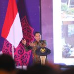 Direktur Jenderal (Dirjen) Polpum Kemendagri Bahtiar saat memberikan sambutan dalam Rapat Koordinasi (Rakor) Sinergi Pelaksanaan Program Kegiatan Bidang Politik dan Pemerintahan Umum di Balikpapan, Kalimantan Timur. Foto: Dok Kemendagri