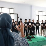 Memperingati Hari Berpikir Sedunia pada hari ini, Rabu (22/2), Sukarelawan Ganjar Milenial Center (GMC) Banten menggelar Sekolah Demokrasi di Gedung PGRI, Bojong, Pandeglang, Banten. Foto: GMC