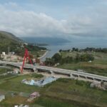 Kementerian Pekerjaan Umum dan Perumahan Rakyat (PUPR) telah menyelesaikan 24 pekerjaan konstruksi jalan dan jembatan di kawasan pariwisata Danau Toba, Sumatera Utara.