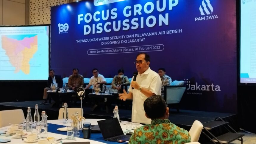 PAM Jaya melibatkan pakar, warga hingga akademisi untuk mencari solusi peningkatan cakupan layanan air bersih di Jakarta. Foto: Peri/ipol.id