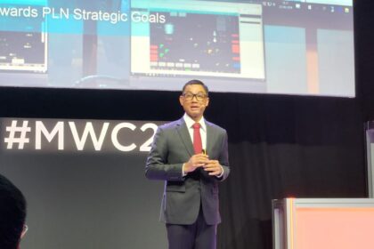Direktur Utama PT PLN (Persero), Darmawan Prasodjo menjadi pembicara pada ajang Mobile World Congress (MWC) 2023 di Barcelona guna mengajak kekuatan internasional berkolaborasi dalam transisi energi. Foto: PT PLN (Persero)