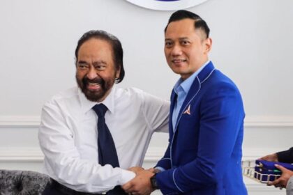 Ketua Umum DPP Partai NasDem, Surya Paloh dan Ketum Partai Demokrat di kantor DPP Partai Demokrat. Foto: dok Demokrat