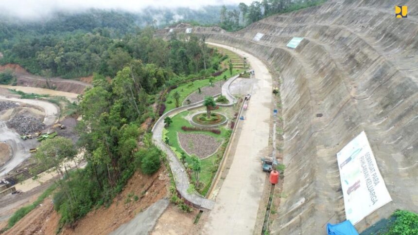 Kepala Balai Wilayah Sungai (BWS) Sulawesi IV Kendari Kementerian PUPR Agus Safari mengatakan, Bendungan Ameroro memiliki kapasitas tampung 98,81 juta m3 diproyeksikan dapat memenuhi kebutuhan air baku sebesar 0,51 m3/detik.