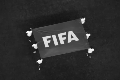 FIFA dinilai standar ganda dan diskriminatif dengan membedakan perlakuan terhadap Rusia dan Israel.