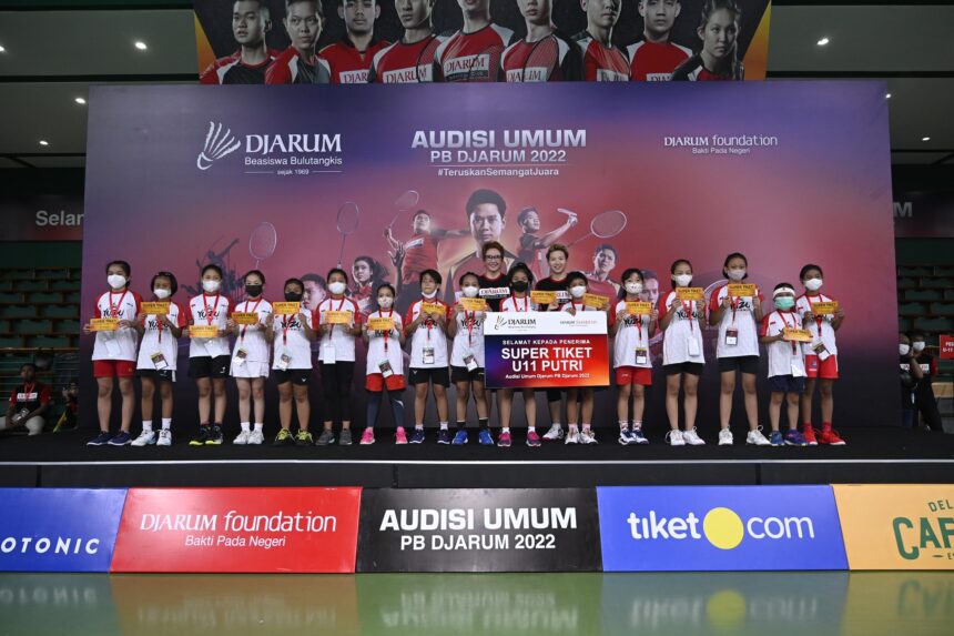 Sebanyak 51 peserta mendapatkan Super Tiket dan melaju ke Babak Karantina Audisi Umum PB Djarum 2022. Angka ini terdiri dari 16 peserta Super Tiket jalur turnamen dan 35 peserta Super Tiket pilihan Tim Pencari Bakat. Perjuangan belum berakhir karena para atlet muda tersebut akan menjalani tiga minggu masa karantina hingga akhirnya mendapatkan Djarum Beasiswa Bulutangkis dan bergabung dengan PB Djarum. Foto/megapro