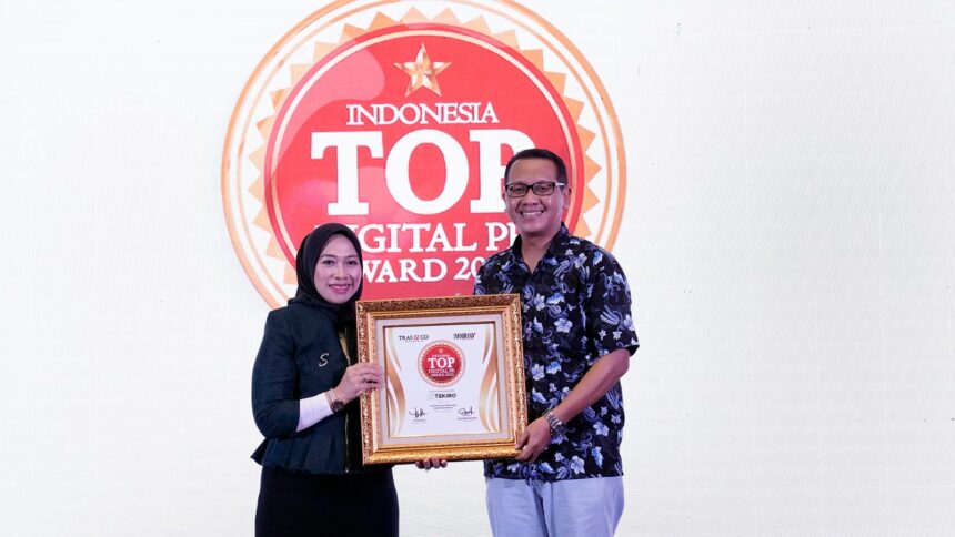 Tekiro yang merupakan merek perkakas otomotif terpercaya tahun ini kembali meraih Penghargaan Top Digital Public Relation untuk ke-5 kalinya. Penghargaan dengan kategori Tools yang diterima Tekiro tersebut diserahkan langsung Susilowati Ningsih selaku CEO Infobrand.ID pada Selasa (28/2) di Hotel Sultan, Jakarta. Foto/istimewa