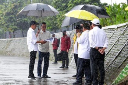 Heru Budi Hartono didesak untuk segera mengganti pejabat yang tidak bisa menangani banjir Jakarta. Foto: IG Heru Budi Hartono