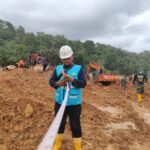 PT PLN (Persero) berhasil memulihkan 100 persen sistem kelistrikan di daerah terdampak longsor di Pulau Serasan Natuna yang terjadi pada 06 Maret 2023. Foto: PT PLN.