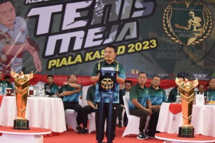 Kepala Staf Angkatan Darat (Kasad) Jenderal Dudung Abdurachman saat membuka secara resmi Kejuaraan Tenis Meja Piala Kasad 2023 di GOR Nanggala, Cijantung, Jakarta, Jumat (17/3). Foto: Dinas Penerangan Angkatan Darat (Dispenad).