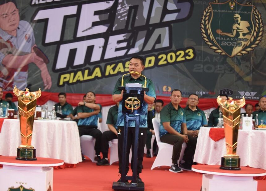 Kepala Staf Angkatan Darat (Kasad) Jenderal Dudung Abdurachman saat membuka secara resmi Kejuaraan Tenis Meja Piala Kasad 2023 di GOR Nanggala, Cijantung, Jakarta, Jumat (17/3). Foto: Dinas Penerangan Angkatan Darat (Dispenad).