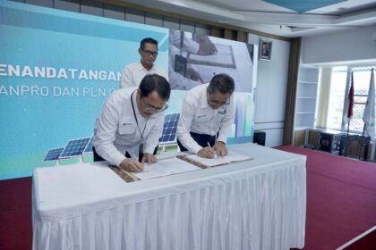 Penandatanganan MoU kerja sama antara PLN Pusmanpro dan PLN Gas & Geothermal dilakukan pada Senin (13/3) di Kantor PLN Pusmanpro yang disaksikan langsung oleh Direktur Manajemen Proyek dan EBT Wiluyo Kusdwiharto. Foto: PT PLN (Persero).