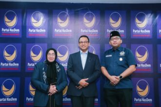 Ketua DPW Garpu Jawa Barat, Heikal Safar (kanan) mendampingi Bakal Calon Presiden (Bacapres) Tahun 2024, Anies Rasyid Baswedan yang diusung Partai Nasdem (tengah). Foto: Dok Pribadi