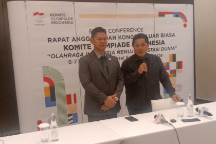 Anggota Komite Olimpiade Internasional (IOC) Erick Thohir menutup Rapat Anggota Komite Olimpiade Indonesia (NOC Indonesia) 2023 di Hotel Fairmont, Senayan, Jakarta, Senin (06/03).