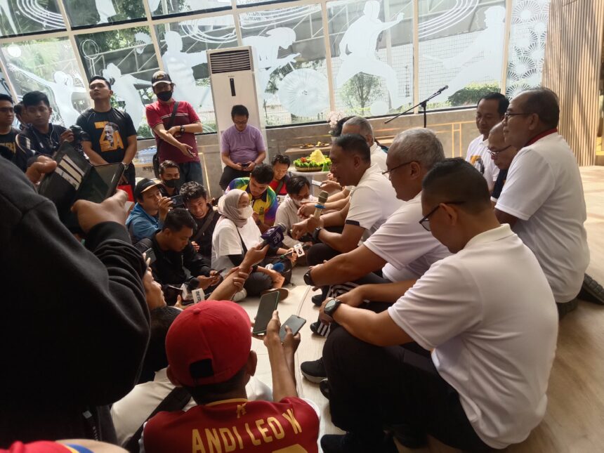 Menteri Pemuda dan Olahraga Republik Indonesia (Menpora RI) Zainudin Amali meresmikan penggunaan Media Center Kemenpora. Bambang/ipol