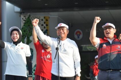 Sehari setelah melakukan sertijab, Plt. Menteri Pemuda dan Olahraga Republik Indonesia (Menpora RI) Muhadjir Effendy mendukung penuh kegiatan senam hari Krida di Kantor Kemenpora. Hal tersebut disampaikan Muhadjir Effendy saat memberikan sambutan di acara senam bersama Organisasi Olahraga Kebugaran Indonesia (ORKI), Jumat (17/3) pagi di Halaman Kantor Kemenpora.(foto:bagus/kemenpora.go.id)