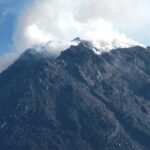 Gunung Merapi mengeluarkan awan panas pada Sabtu (11 - 3 / 2023). Dok Twitter @TRCBPBDDYI