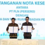 Penandatanganan kerja sama dilakukan oleh Menteri ATR/BPN, Hadi Tjahjanto dan Direktur Utama PLN, Darmawan Prasodjo, pada Kamis (16/3) di PLN Kantor Pusat, Jakarta. Foto: PT PLN (Persero).