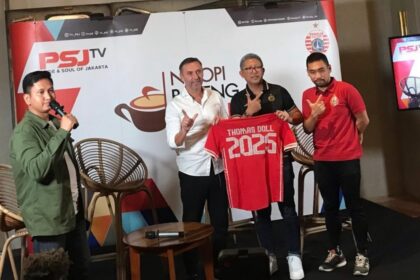 Persija resmi memperpanjang kontrak Thomas Doll. Foto LIB