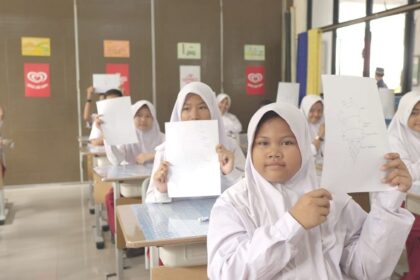 Momen perayaan International Day of Happiness, misi menebarkan kebahagiaan di dunia, Wall's mengumumkan aspirasi, menargetkan 3 juta anak untuk ikut meramaikan The Happiness Project. Foto: Wall's