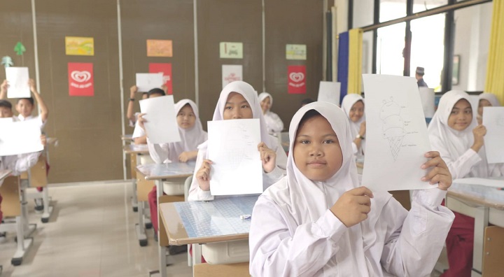 Momen perayaan International Day of Happiness, misi menebarkan kebahagiaan di dunia, Wall's mengumumkan aspirasi, menargetkan 3 juta anak untuk ikut meramaikan The Happiness Project. Foto: Wall's