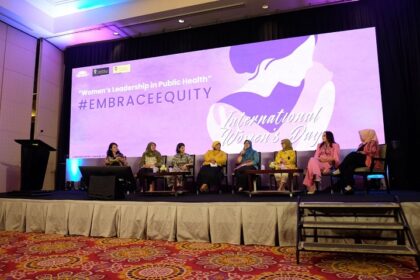 Pusat Kajian Jaminan Sosial Universitas Indonesia (PKJS-UI), didukung Takeda menggelar talk show bertema 'Kepemimpinan Perempuan dalam Kesehatan Masyarakat' (Women’s Leadership in Public Health). Dihadiri sejumlah narasumber perempuan sekaligus memperingati Hari Perempuan Internasional Tahun 2023, Jumat (24/3). Foto: PKJS-UI