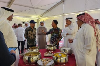 Perwakilan Kemenag mengecek layanan haji untuk Indonesia 2023. Foto: Kemenag