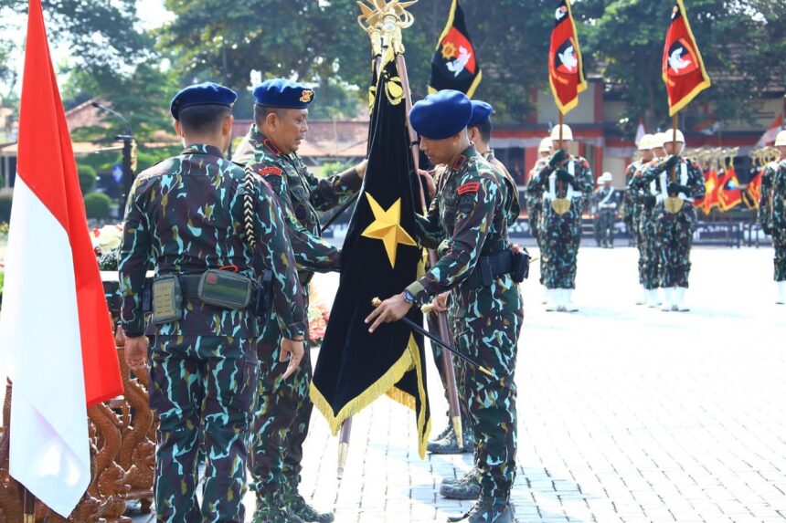 Korps Brimob Polri resmikan struktur organisasi baru dan pelantikan jabatan Komandan Pasukan Brimob I, II dan III. Peresmian dan pelantikan dilakukan di Lapangan Mako Brimob Kelapa Dua, Depok, Jawa Barat, Jumat (10/3). Foto: Divhumas Polri