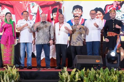 Staf Ahli Bidang Hubungan Pusat dan Daerah Dwijayanto Sarosa Putera mewakili Menteri Pemuda dan Olahraga Republik Indonesia (Menpora RI) Zainudin Amali menghadiri acara Pembukaan Rapat Kerja Nasionas (Rakernas) Komite Olahraga Nasional (KONI) tahun 2023 yang diselenggarakan di Golden Ballroom Hotel Sultan, Senayan Jakarta, pada tanggal 12-13 Maret 2023. (foto:egan/kemenpora.go.id)