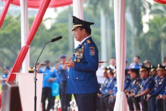 Menteri Dalam Negeri (Mendagri), Muhammad Tito Karnavian dalam Upacara Peringatan HUT ke-104 Damkar dan Penyelamatan Tingkat Nasional di Lapangan Monas, Jakarta Pusat, Rabu (1/3). Foto: Puspen Kemendagri