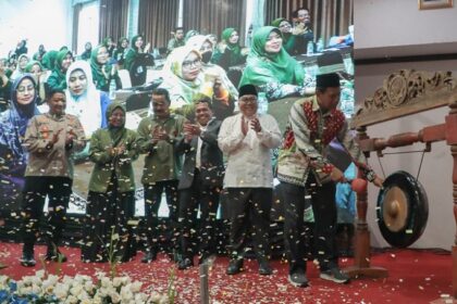 Kementerian Pemuda dan Olahraga Republik Indonesia (Kemenpora RI) berharap melalui Muktamar X Pimpinan Pusat Himpunan Mahasiswi Persatuan Islam (PP HIMI PERSIS), dapat menjadi garda terdepan mengkoordinir pemudi Indonesia menuju Indonesia Emas 2045 melalui inovasi, kreativitas dan semangat kewirausahaan.(foto:egan/kemenpora.go.id)