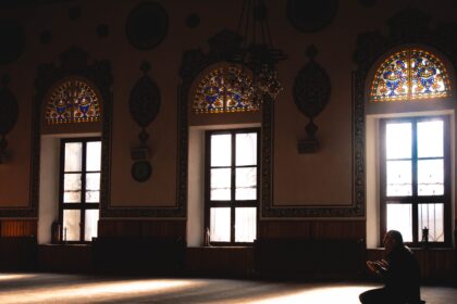 shalat di masjid