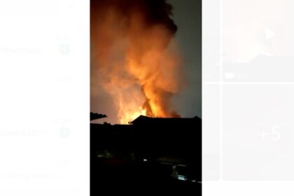 Depo Pertamina Plumpang, Koja, Jakarta Utara, dilalap si jago merah, Jumat (3/3), malam. Foto: Tangkapan Layar